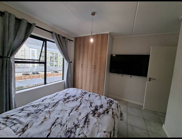 2 BEDROOM APARTMENT TO LET IN ADMIRALS PARK